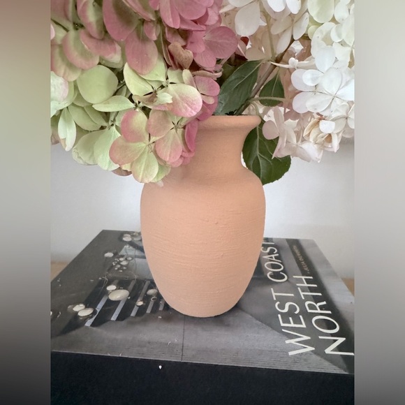 Small ceramic re-finished vase - Picture 3 of 7